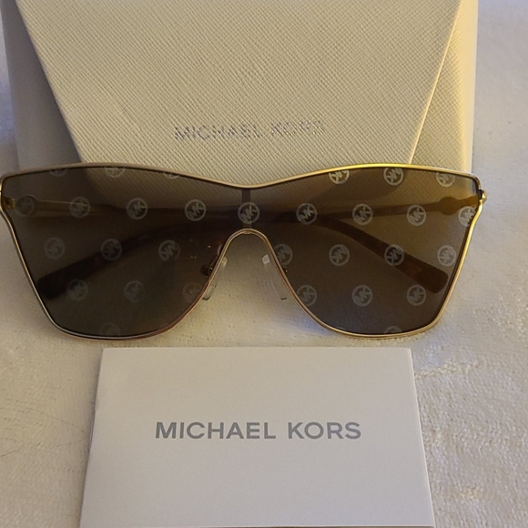 Michael Kors Accessories - NWT Michael Kors Logo mirrored Cat Eye Sunglasses